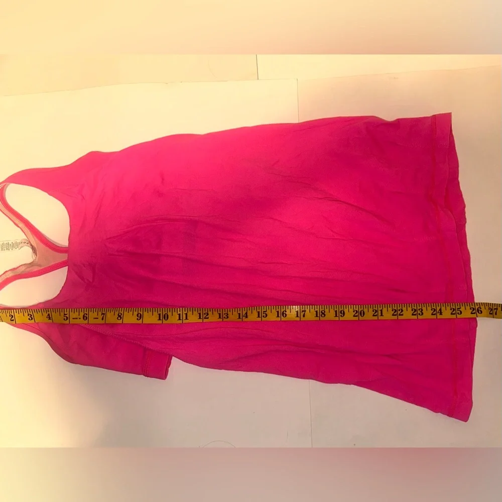 Lululemon Open Back Tank Top with Built-in Bra‎ Women’s Size 6 Bright Pink